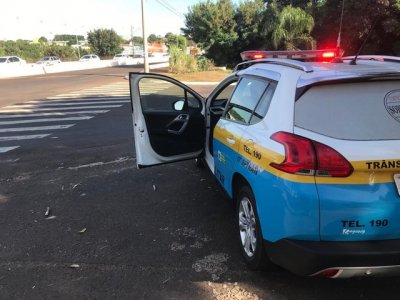 Vtima  moradora de rua e teve fratura em uma das pernas.