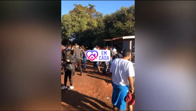Rave entre jovens, que s terminou aps o clarear do dia