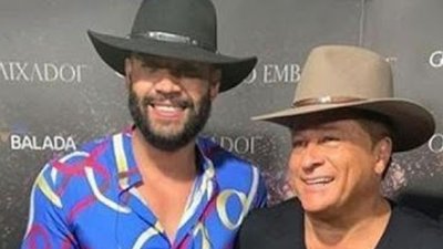 Gusttavo Lima e Leonardo planejam realizar um espetculo juntos, reunindo msicas sertanejas de raiz e novos sucessos