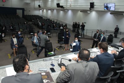 Vereadores reunidos na sesso desta tera-feira (Foto: CMCG/Divulgao)
