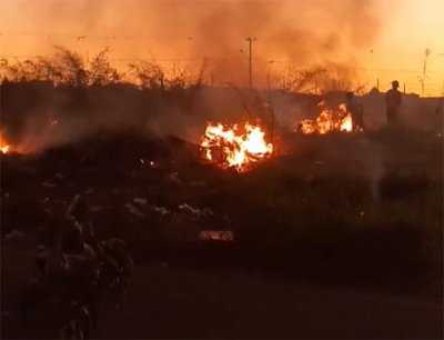 Fogo em terreno na regio do Caiob; Defesa Civil alerta que prtica  crime e rende multa. (Foto: Arquivo)