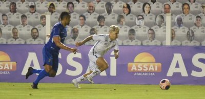 De uniforme branco, Soteldo, autor do gol do Santos na partida. (Foto: Ivan Storti/Santos FC)