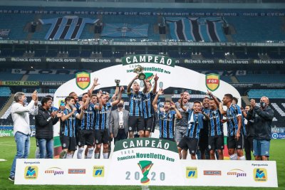 Comemorao dos jogadores aps a vitria desta noite. (Foto: Lucas Uebel | Grmio FBPA)