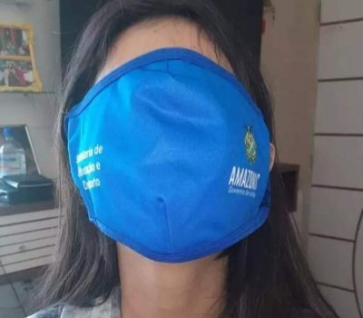 Aluna mostra mscar cobrindo todo o rosto (Foto: Radar Amaznico)