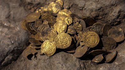 Moedas de ouro do Califado Abssida Imagem: POOL/REUTERS