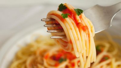 Presidente da Abras tambm falou em orientar o consumidor para que no estoque arroz em casa Imagem: Getty Images