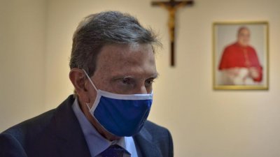 14 out. 2020 - Marcelo Crivella (Republicanos) visita Dom Orani na Arquidiocese de So Sebastio Imagem: RAMON VELLASCO/FUTURA PRESS/ESTADO CONTEDO
