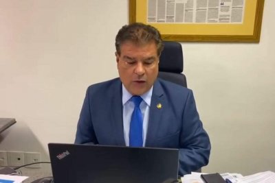 Senador Nelsinho Trad (PSD) durante a sesso virtual desta tera-feira (06). (Foto: Reproduo/Facebook)