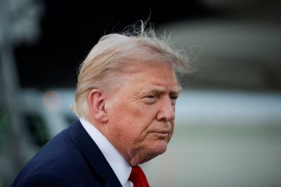 Ap�s fim de semana sangrento para as tropas dos EUA, Trump promete vingan�a contra o Ir�